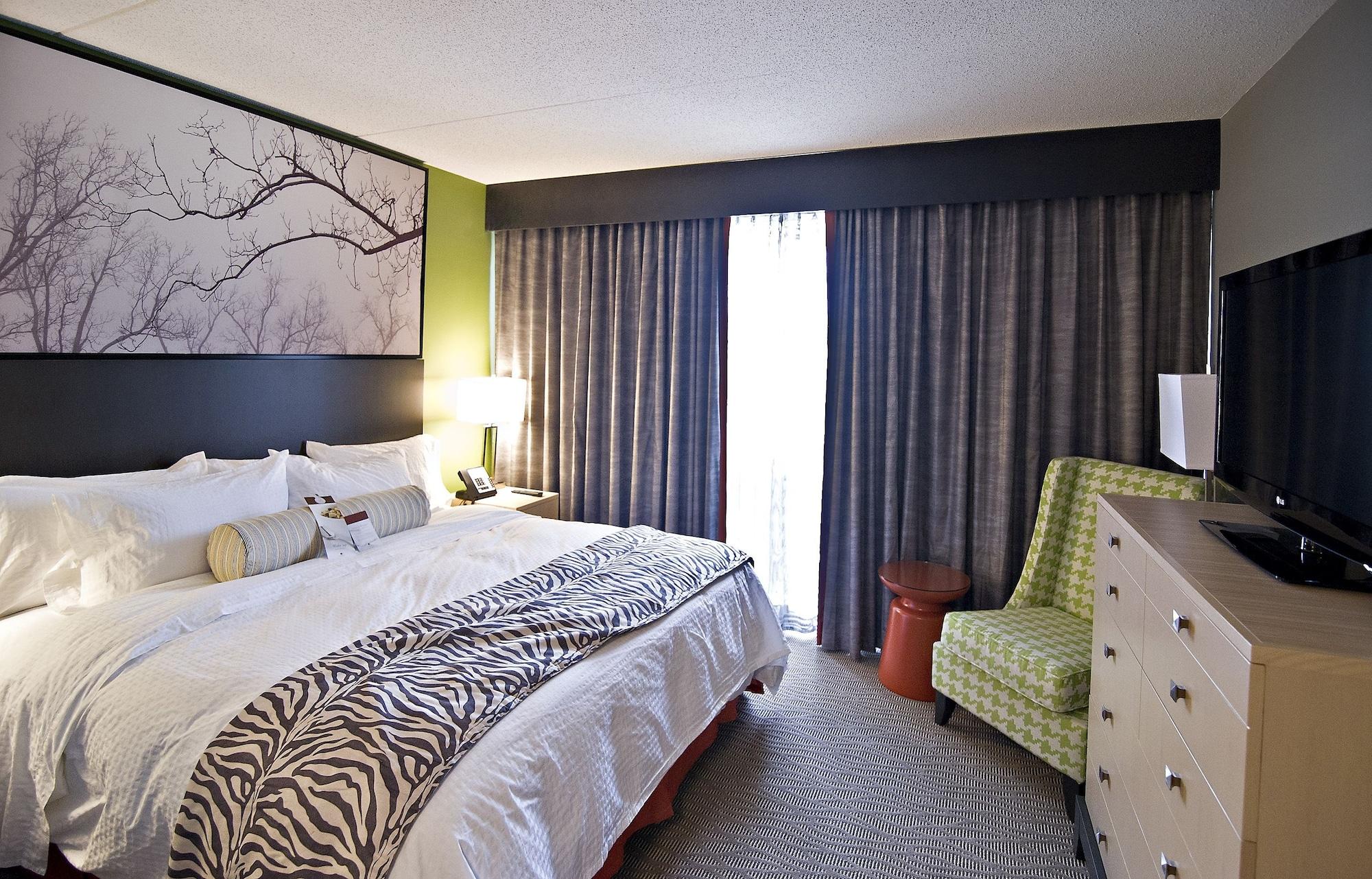 Doubletree Suites By Hilton Hotel Huntsville South Buitenkant foto