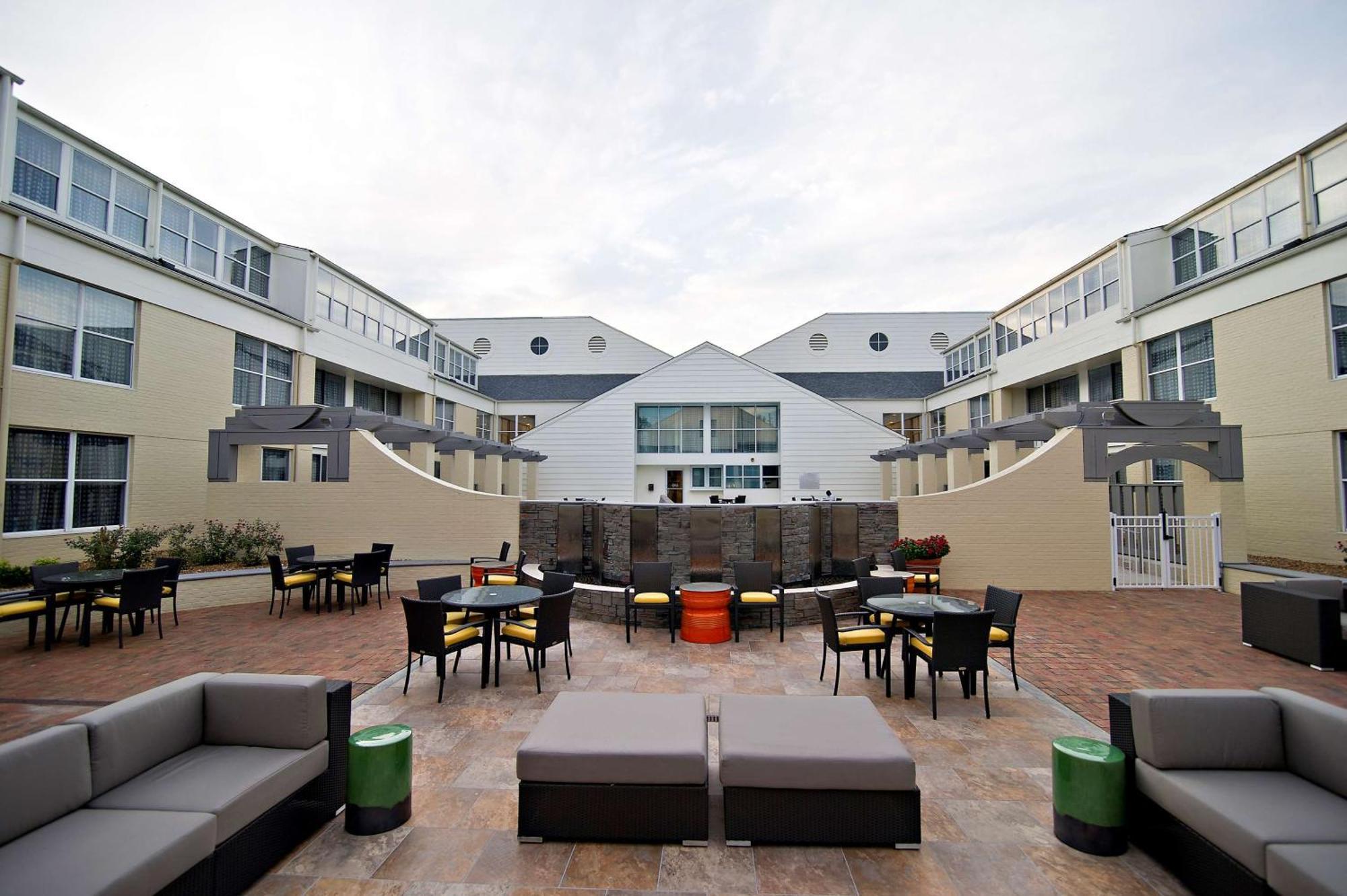 Doubletree Suites By Hilton Hotel Huntsville South Buitenkant foto