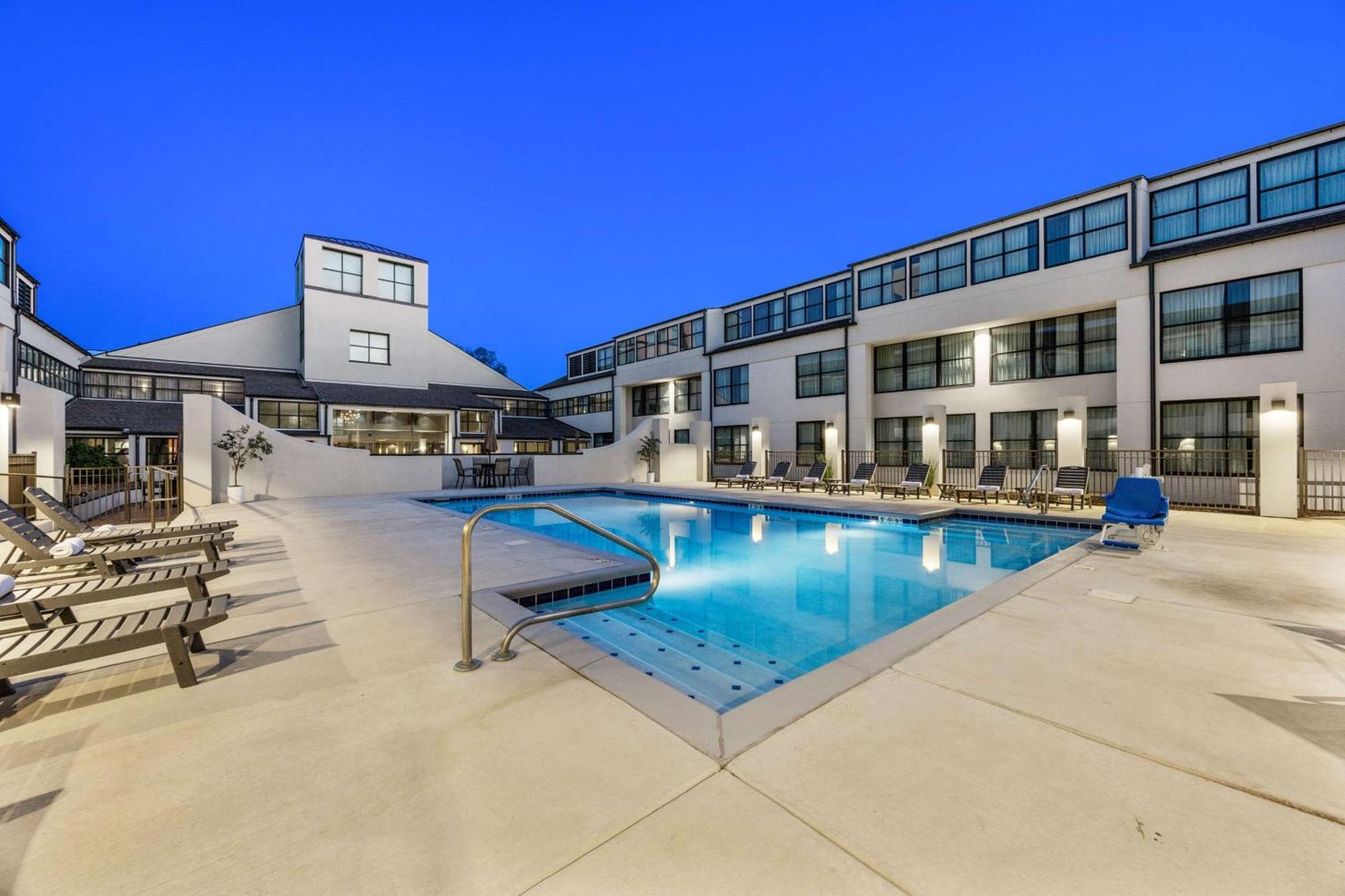 Doubletree Suites By Hilton Hotel Huntsville South Buitenkant foto