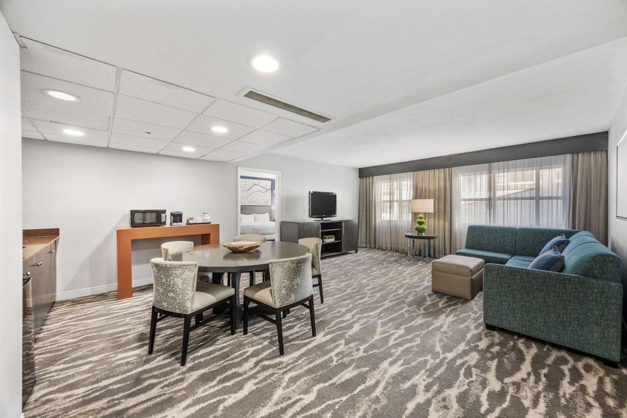 Doubletree Suites By Hilton Hotel Huntsville South Buitenkant foto